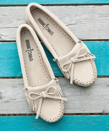 Minnetonka（ミネトンカ）の「【サイズ22cm～26cmまで】MINNETONKA（ミネトンカ） / スエードモカシンシューズ KILTY SUEDE MOC（モカシン/デッキシューズ）」