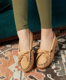 Minnetonka｜ミネトンカのモカシン/デッキシューズ（ベージュ系）通販