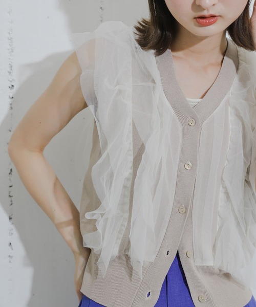 HEYUMM（ヘユム）の「チュールドッキングノースリーブセーター（ニット/セーター・レディース・チャコールグレー/ライトブルー/ライトベージュ・ONE）」の11枚目の写真