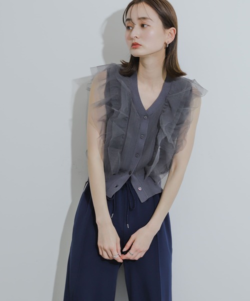 HEYUMM（ヘユム）の「チュールドッキングノースリーブセーター（ニット/セーター・レディース・チャコールグレー/ライトブルー/ライトベージュ・ONE）」の12枚目の写真