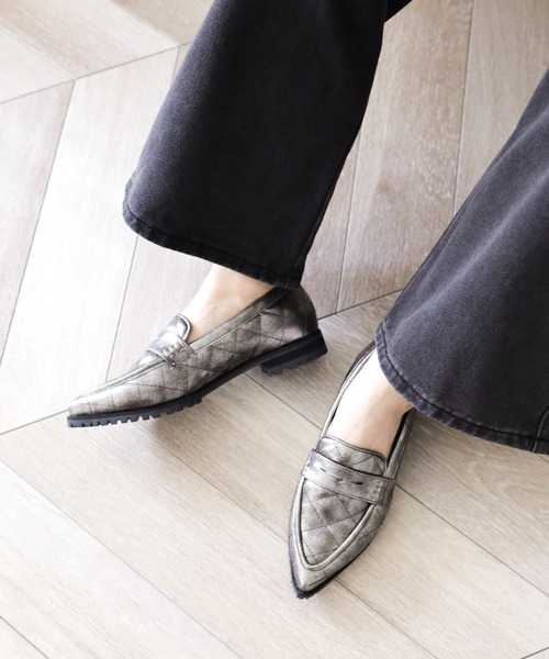 軽量厚底キルティングポインテッドトゥローファー（ローファー