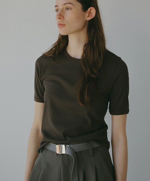 ETRE TOKYO(エトレトウキョウ)の「シアーリブボックスプルオーバー(Tシャツ/カットソー・レディース・オフホワイト/ブラウン/ブラック・FREE)」の3枚目の写真