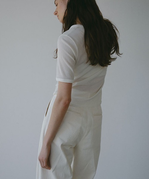 ETRE TOKYO(エトレトウキョウ)の「シアーリブボックスプルオーバー(Tシャツ/カットソー・レディース・オフホワイト/ブラウン/ブラック・FREE)」の21枚目の写真