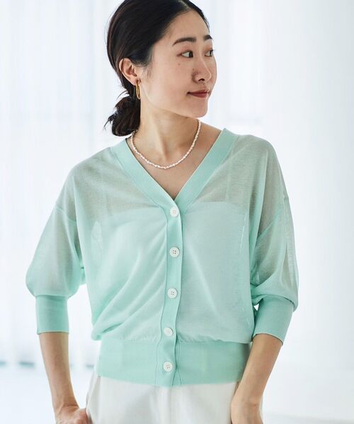 le.coeur blanc(ルクールブラン)の「シアーVネック7分袖カーディガン(カーディガン/ボレロ・レディース・オフホワイト/ミント/ラベンダー/ブラック・38)」の7枚目の写真