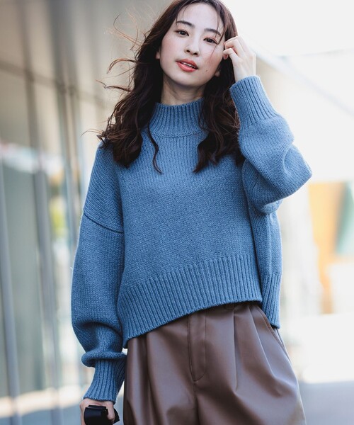 B:MING by BEAMS（ビーミングバイビームス）の「バックスリット ハイネック ニット（ニット/セーター・レディース・オフホワイト/ブルー系その他2/ネイビー/ライトグレー・ONE SIZE）」の4枚目の写真