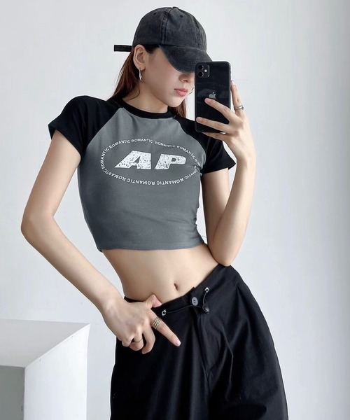 shopnikoniko（ショップニコニコ）の「Tシャツ 半袖 ロゴプリント ラグラン ショート丈 チビT（Tシャツ/カットソー・レディース・グレー/ベージュ・フリー）」の7枚目の写真