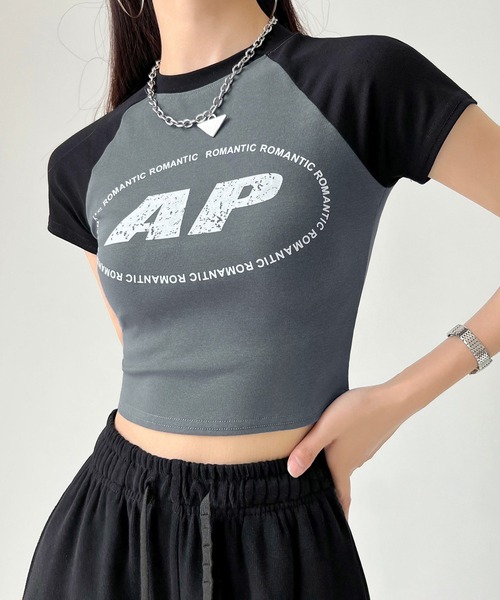 shopnikoniko（ショップニコニコ）の「Tシャツ 半袖 ロゴプリント ラグラン ショート丈 チビT（Tシャツ/カットソー・レディース・グレー/ベージュ・フリー）」の4枚目の写真