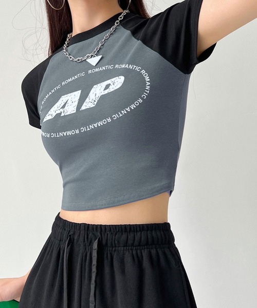 shopnikoniko（ショップニコニコ）の「Tシャツ 半袖 ロゴプリント ラグラン ショート丈 チビT（Tシャツ/カットソー・レディース・グレー/ベージュ・フリー）」の5枚目の写真