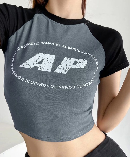 shopnikoniko（ショップニコニコ）の「Tシャツ 半袖 ロゴプリント ラグラン ショート丈 チビT（Tシャツ/カットソー・レディース・グレー/ベージュ・フリー）」の3枚目の写真