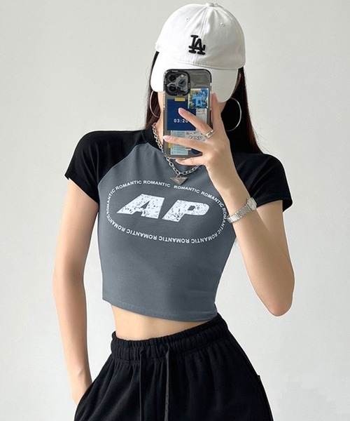 shopnikoniko（ショップニコニコ）の「Tシャツ 半袖 ロゴプリント ラグラン ショート丈 チビT（Tシャツ/カットソー・レディース・グレー/ベージュ・フリー）」の6枚目の写真