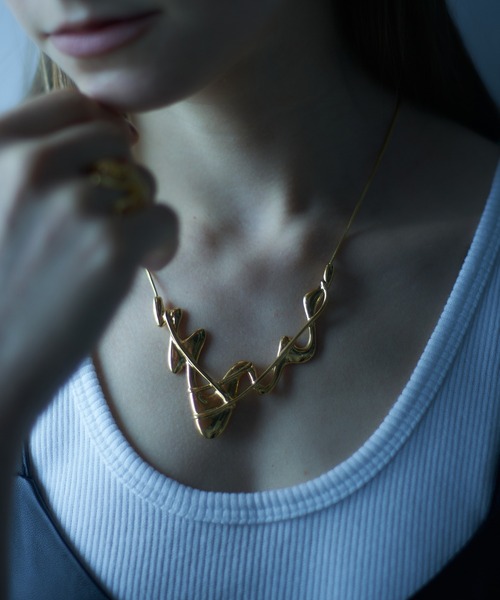 loni（ロニ）の「【金属アレルギー対応】Glass Wave Necklace/グラスウェーブネックレス（ネックレス・レディース・ゴールド/シルバー・FREE）」の3枚目の写真