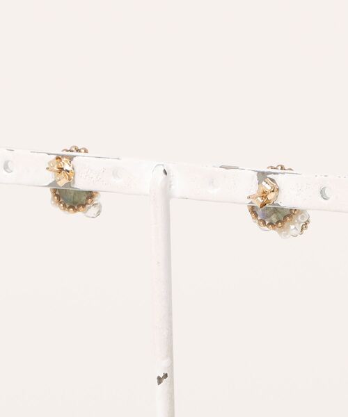 tone（トーン）の「【mallelabrocante/マルラブロカント】14kgf　2種の天然石とヴィンテージパールのオーバルプチフラワーピアス（ピアス（両耳用）・レディース・ホワイト/ブラック/グレー・FREE）」の16枚目の写真