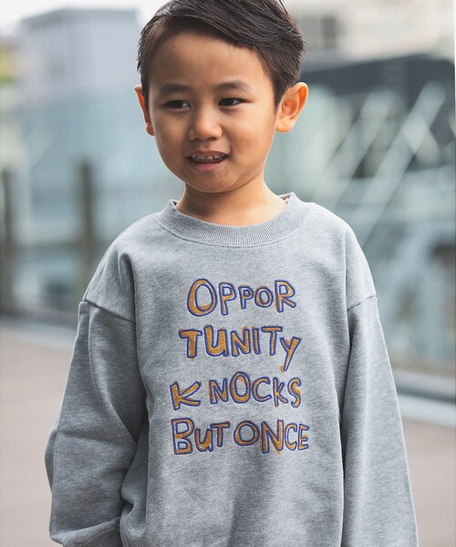 B:MING by BEAMS（ビーミングバイビームス）の「フロント 刺繍 クルーネック スウェット（100～140cm）（スウェット・キッズ・ライトグレー/ピンク・140/130/100/110）」の3枚目の写真