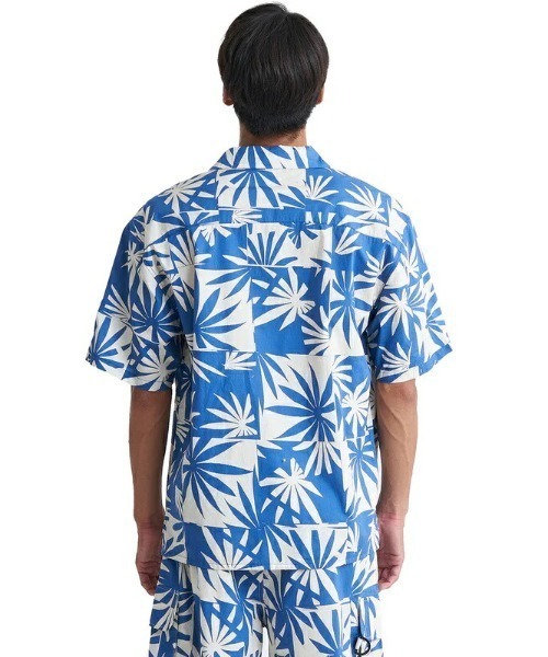 Quiksilver(クイックシルバー)の「FUN SURF SHIRTS/クイックシルバー半袖総柄シャツ(シャツ/ブラウス・メンズ・ブルー/イエロー・MEDIUM/LARGE/X-LARGE)」の3枚目の写真