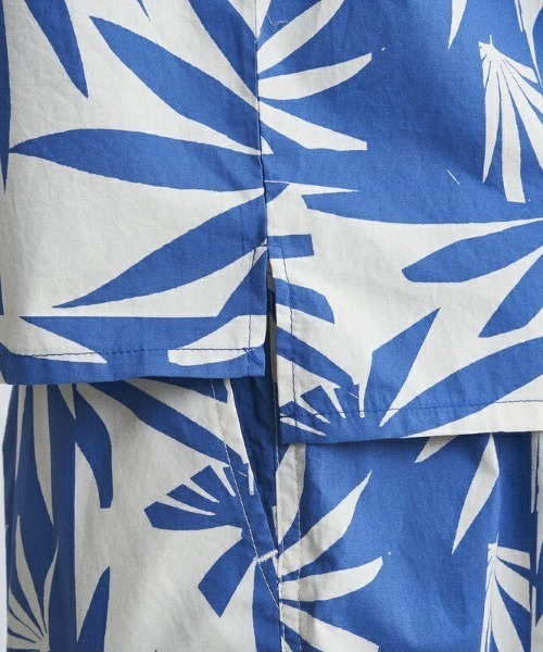 Quiksilver(クイックシルバー)の「FUN SURF SHIRTS/クイックシルバー半袖総柄シャツ(シャツ/ブラウス・メンズ・ブルー/イエロー・MEDIUM/LARGE/X-LARGE)」の5枚目の写真