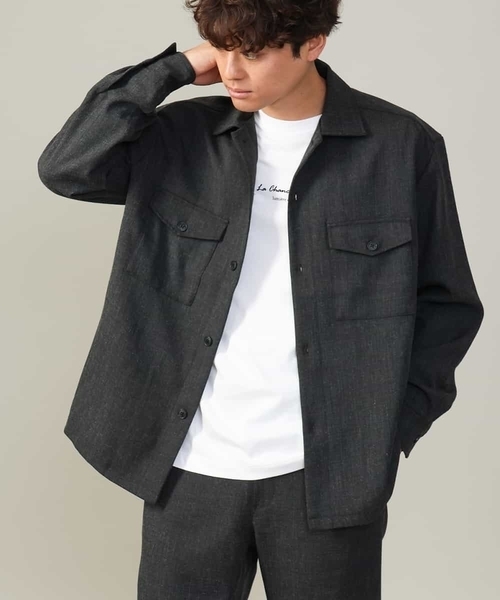a.v.v（アーヴェヴェ）の「【イージーケア】ダブルポケットシャツ (セットアップ可)リライトシリーズ1（シャツ/ブラウス・メンズ・ライトブラウン/チャコールグレー/ネイビー・46/48/50）」の2枚目の写真