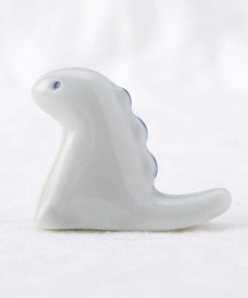212 KITCHEN STORE（トゥワントゥキッチンストア）の「江戸っ子恐竜 白×青 ティラノザウルス 箸置（カトラリー・レディース・その他・00）」の4枚目の写真