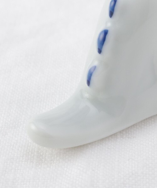 212 KITCHEN STORE（トゥワントゥキッチンストア）の「江戸っ子恐竜 白×青 ティラノザウルス 箸置（カトラリー・レディース・その他・00）」の7枚目の写真