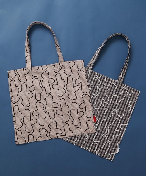 I am I in fact...（アイアムアイインファクト）の「Bear pattern check トートバッグ（トートバッグ・レディース・ブルー/ベージュ・FREE）」の3枚目の写真