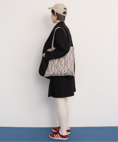 I am I in fact...（アイアムアイインファクト）の「Bear pattern check トートバッグ（トートバッグ・レディース・ブルー/ベージュ・FREE）」の8枚目の写真