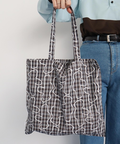 I am I in fact...（アイアムアイインファクト）の「Bear pattern check トートバッグ（トートバッグ・レディース・ブルー/ベージュ・FREE）」の10枚目の写真