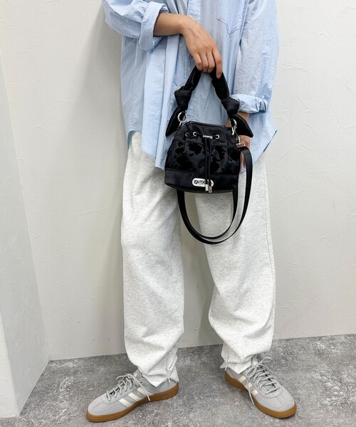 OUTDOOR PRODUCTS（アウトドアプロダクツ）の「【OUTDOOR PRODUCTS /アウトドアプロダクツ】サテンフロッキードロストバッグ（ショルダーバッグ・レディース・ブラック/レッド・FREE）」の8枚目の写真