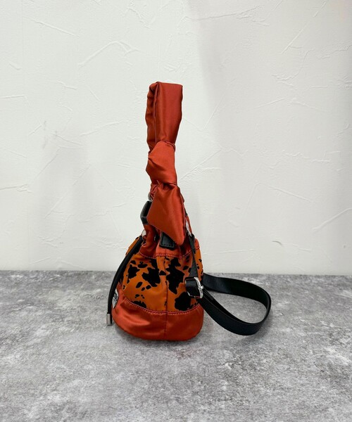 OUTDOOR PRODUCTS（アウトドアプロダクツ）の「【OUTDOOR PRODUCTS /アウトドアプロダクツ】サテンフロッキードロストバッグ（ショルダーバッグ・レディース・ブラック/レッド・FREE）」の11枚目の写真