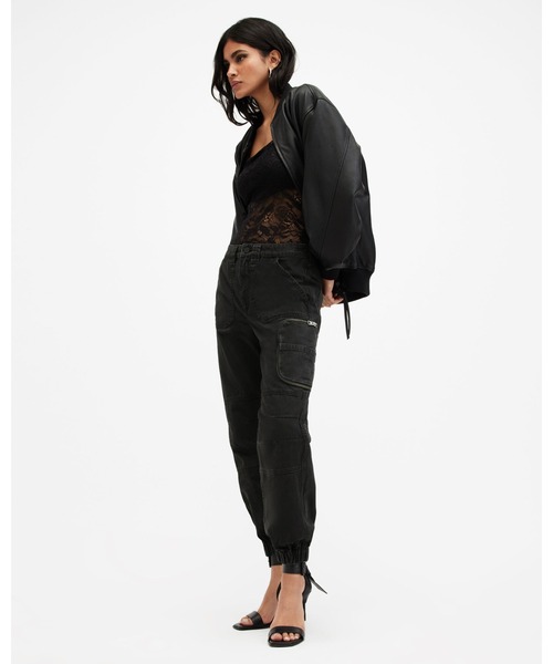 ALLSAINTS（オールセインツ）の「FLORENCE CARGO JOGGER TROUSERS | FLORENCE カーゴ ジョガー トラウザー（カーゴパンツ・レディース・ブラック・10/4/6/8）」の5枚目の写真