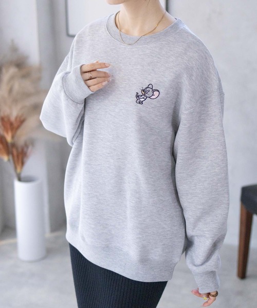 Tom＆Jerry（トムアンドジェリー）の「TOM＆JERRY トムとジェリー 刺繍 ルーズシルエットトレーナー（スウェット・レディース・オフホワイト/杢グレー/オートミール・フリー）」の13枚目の写真