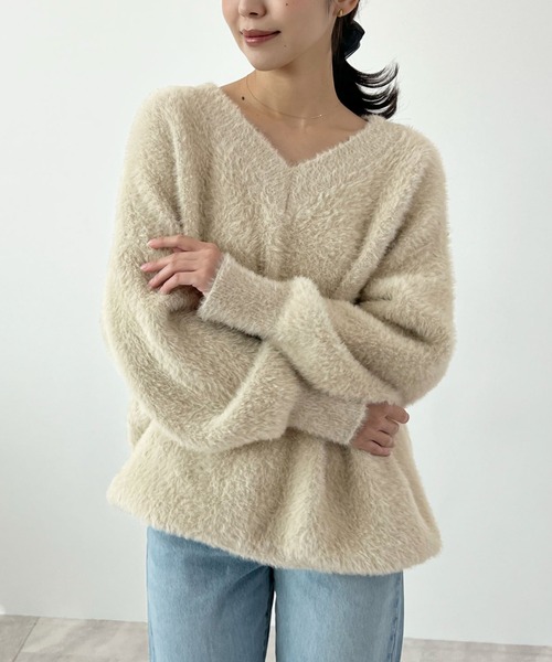 Futier land(フューティアランド)の「モヘアタッチ裾リブシャギーVネッニット(ニット/セーター・レディース・チャコールグレー/ブルー/グリーン/ピンク/ベージュ/アイボリー・FREE)」の4枚目の写真