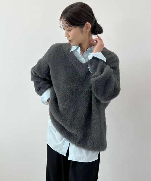 Futier land(フューティアランド)の「モヘアタッチ裾リブシャギーVネッニット(ニット/セーター・レディース・チャコールグレー/ブルー/グリーン/ピンク/ベージュ/アイボリー・FREE)」の20枚目の写真