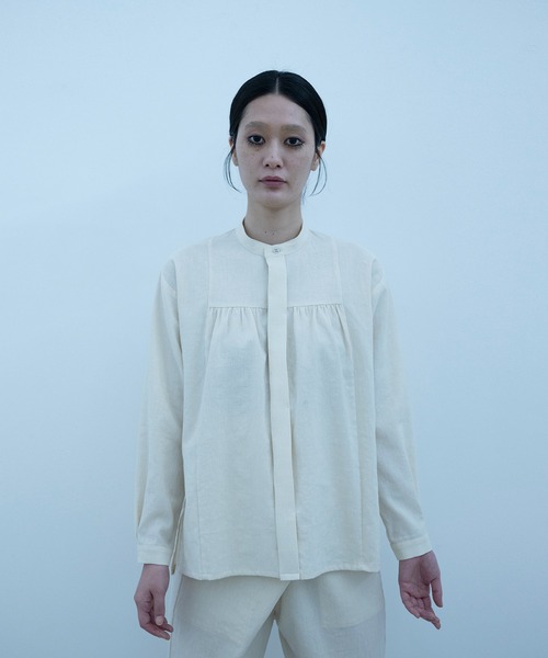 COSMIC WONDER(コズミックワンダー)の「Light merino wool linen cotton glencheck elegant gathered shirt(シャツ/ブラウス・レディース・ホワイト・0/1)」の1枚目の写真