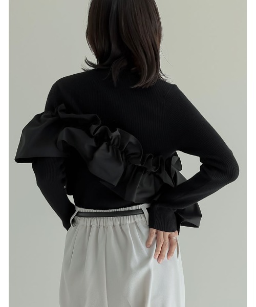 Re:EDIT（リエディ）の「[2024-25 WINTER COLLECTION]タフタフリルドッキングニットトップス（ニット/セーター・レディース・ブラック/アイボリー・MEDIUM/LARGE）」の9枚目の写真