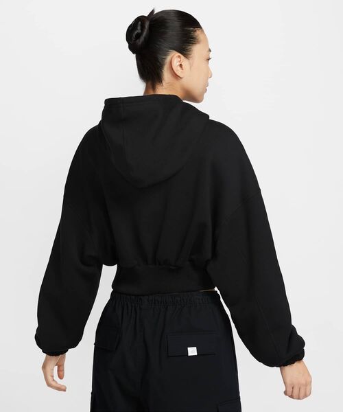 NIKE（ナイキ）の「ナイキ スポーツウェア ウィメンズ オーバーサイズド クロップド フレンチテリー プルオーバー パーカー / Nike Sportswear Women's Oversized Cropped French Terry Pullover Hoodie FV7778-010 Black（パーカー・レディース・ブラック・S/M/L/2XL/XL/XS）」の13枚目の写真