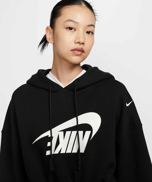 NIKE（ナイキ）の「ナイキ スポーツウェア ウィメンズ オーバーサイズド クロップド フレンチテリー プルオーバー パーカー / Nike Sportswear Women's Oversized Cropped French Terry Pullover Hoodie FV7778-010 Black（パーカー・レディース・ブラック・S/M/L/2XL/XL/XS）」の12枚目の写真