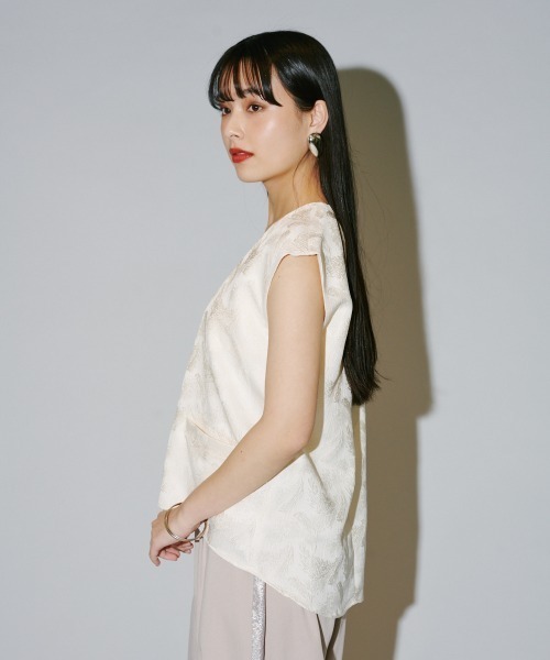 terrace(テラス)の「レイヤードVネックベスト(ベスト・レディース・ブラック/グレー/アイボリー・MEDIUM)」の21枚目の写真