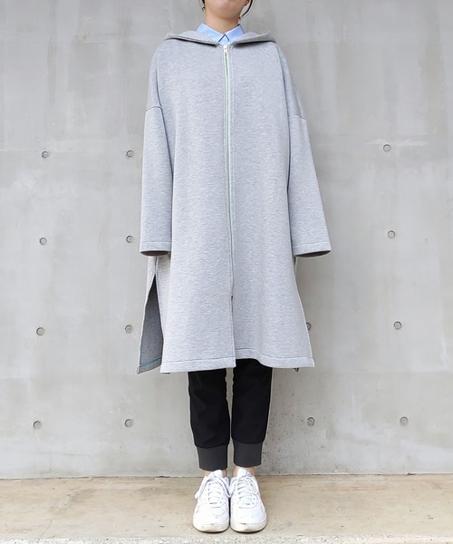 Q（キュー）の「ダンボールフーディーアウター（その他アウター・レディース・ライトグレー/ブラック・MEDIUM）」の3枚目の写真