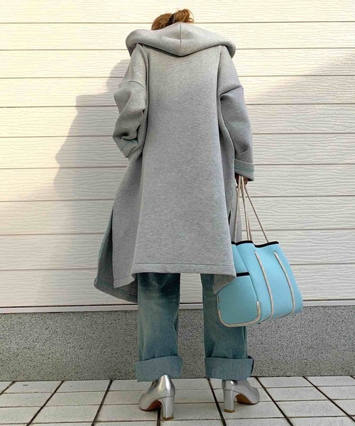 Q（キュー）の「ダンボールフーディーアウター（その他アウター・レディース・ライトグレー/ブラック・MEDIUM）」の22枚目の写真