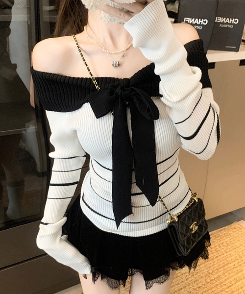 Sibra(シブラ)の「ボーダーリボン付きオフショルニット(ニット/セーター・レディース・ブルー/ホワイト/ブラウン/ブラック/グレー・M)」の2枚目の写真