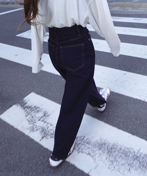 CORNERS（コーナーズ）の「ハイウエストワイドカーブデニム（デニムパンツ・レディース・ネイビー・マルチサイズ）」の8枚目の写真