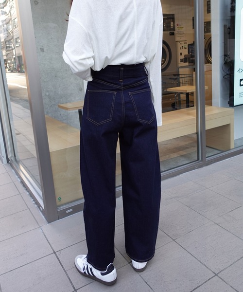 ハイウエストワイドカーブデニム（デニムパンツ）｜CORNERS