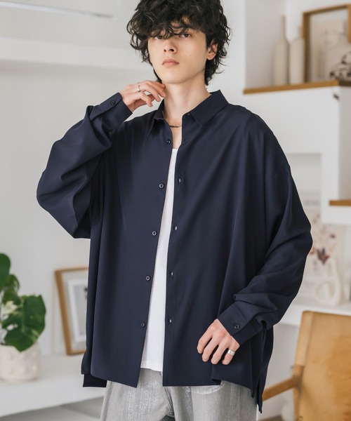 Rocky Monroe(ロッキーモンロー)の「新色追加 接触冷感 オーバーサイズとろみストレッチレギュラーカラー長袖シャツ(シャツ/ブラウス・メンズ・ブラック/ブルーグリーン/ホワイト/バーガンディー/ブルー/チャコール/グレイッシュベージュ/ネイビー/ライトグレー/ブラウン/ライトブルー・M/XL/L)」の9枚目の写真