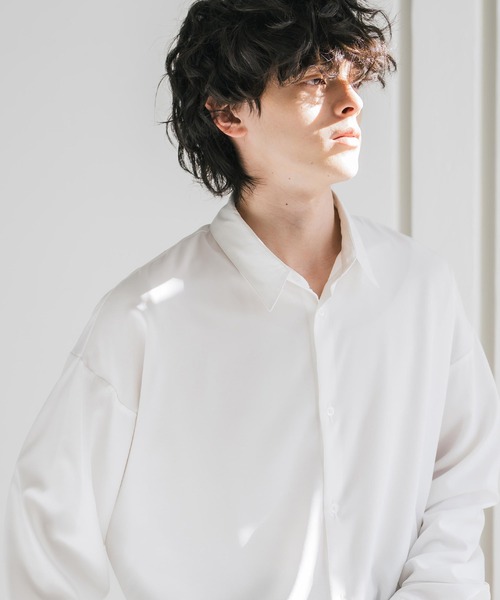 Rocky Monroe(ロッキーモンロー)の「新色追加 接触冷感 オーバーサイズとろみストレッチレギュラーカラー長袖シャツ(シャツ/ブラウス・メンズ・ブラック/ブルーグリーン/ホワイト/バーガンディー/ブルー/チャコール/グレイッシュベージュ/ネイビー/ライトグレー/ブラウン/ライトブルー・M/XL/L)」の21枚目の写真