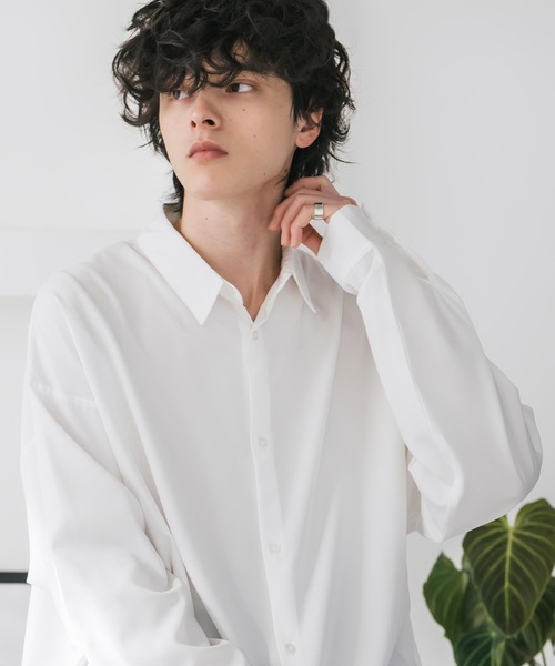 Rocky Monroe(ロッキーモンロー)の「新色追加 接触冷感 オーバーサイズとろみストレッチレギュラーカラー長袖シャツ(シャツ/ブラウス・メンズ・ブラック/ブルーグリーン/ホワイト/バーガンディー/ブルー/チャコール/グレイッシュベージュ/ネイビー/ライトグレー/ブラウン/ライトブルー・M/XL/L)」の16枚目の写真