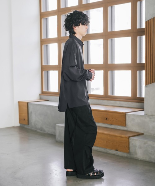Rocky Monroe(ロッキーモンロー)の「新色追加 接触冷感 オーバーサイズとろみストレッチレギュラーカラー長袖シャツ(シャツ/ブラウス・メンズ・ブラック/ブルーグリーン/ホワイト/バーガンディー/ブルー/チャコール/グレイッシュベージュ/ネイビー/ライトグレー/ブラウン/ライトブルー・M/XL/L)」の17枚目の写真