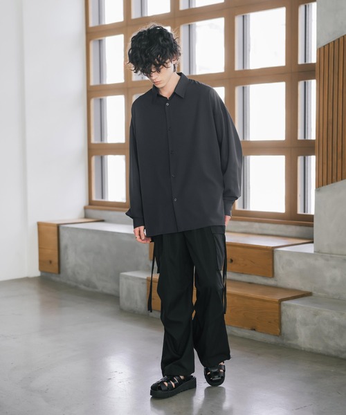 Rocky Monroe(ロッキーモンロー)の「新色追加 接触冷感 オーバーサイズとろみストレッチレギュラーカラー長袖シャツ(シャツ/ブラウス・メンズ・ブラック/ブルーグリーン/ホワイト/バーガンディー/ブルー/チャコール/グレイッシュベージュ/ネイビー/ライトグレー/ブラウン/ライトブルー・M/XL/L)」の18枚目の写真