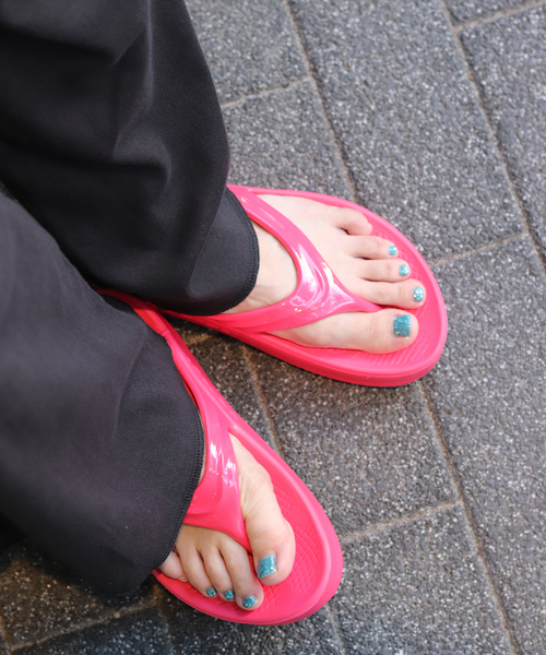 ウーフォス OOFOS OOmega EU 39 W8ブラック ウーフォス OOFOS OOFOS OOmega（ウーフォス ウーメガ） （Black