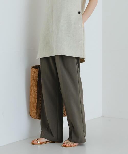 URBAN RESEARCH（アーバンリサーチ）の「『3サイズ展開』『イージーケア』ストレッチタックスラックス（その他パンツ・レディース・ネイビー/カーキ・40/36/34/38）」の22枚目の写真