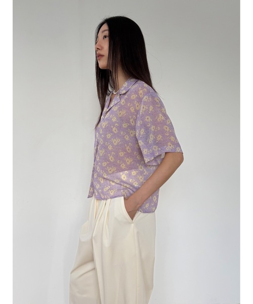 Didot.showroom（ディドット ショールーム）の「【DIDOT.】オープンカラーシフォンフラワーブラウス（シャツ/ブラウス・レディース・パープル/チャコール/グレー・FREE）」の3枚目の写真