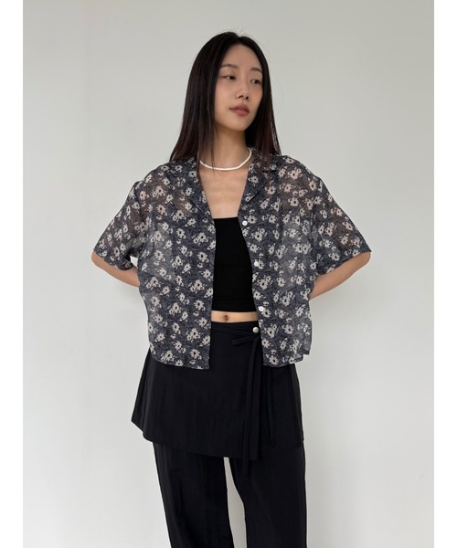 Didot.showroom（ディドット ショールーム）の「【DIDOT.】オープンカラーシフォンフラワーブラウス（シャツ/ブラウス・レディース・パープル/チャコール/グレー・FREE）」の2枚目の写真